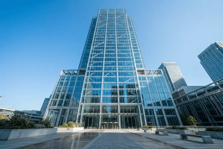 Barclays streicht 5.000 Stellen: KI-Offensive trifft auf durchwachsene Quartalsbilanz