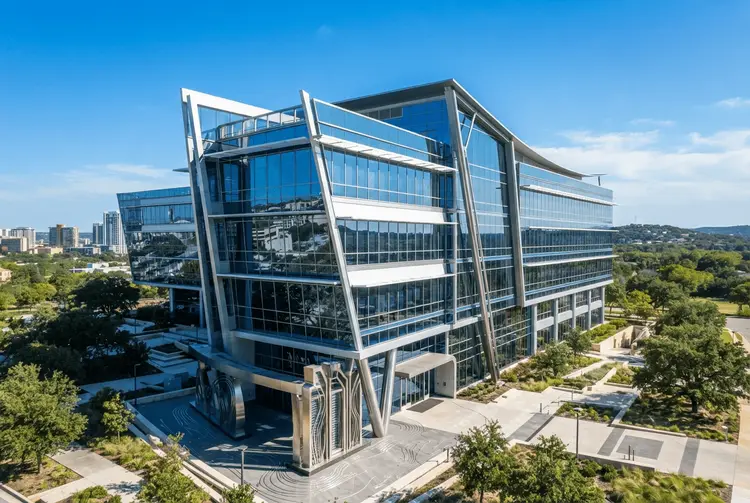 Insider-Transaktionen: Käufe bei Oracle und GameStop, Verkäufe bei CoreWeave