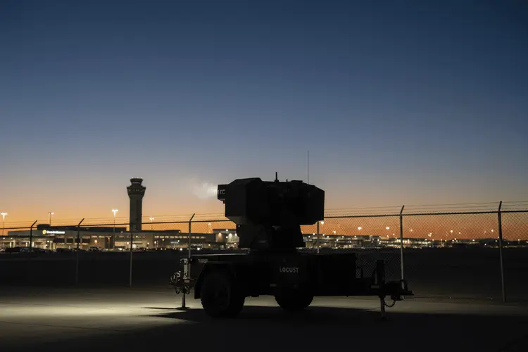 US-Armee setzt Laser-Drohnenabwehr LOCUST nahe El Paso Airport ein