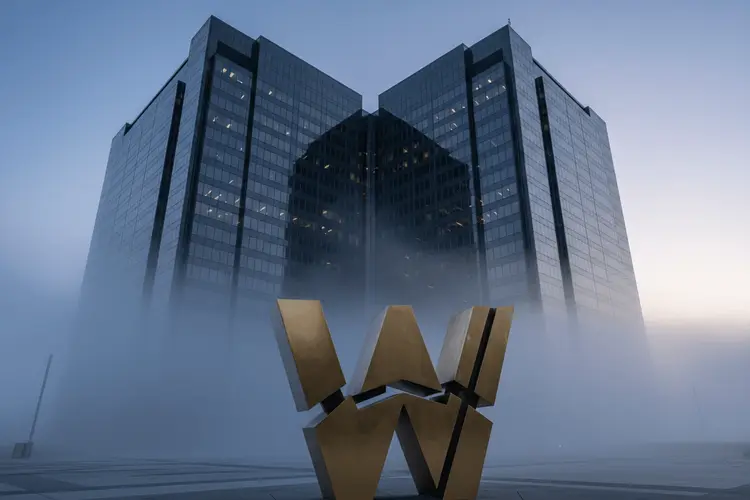 Warner Bros prüft erhöhtes Paramount-Angebot über 31 Dollar je Aktie