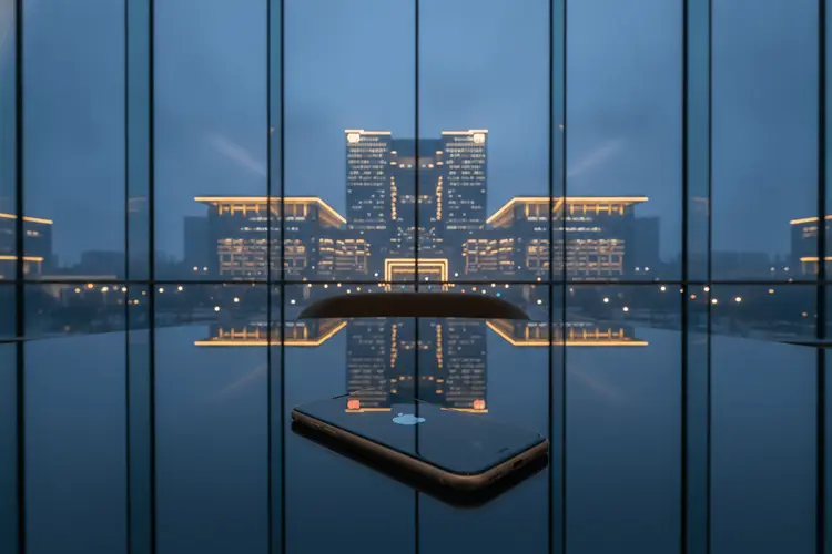Alibaba-Aktie steigt 4% nach Qwen-KI-Integration in Apple Intelligence