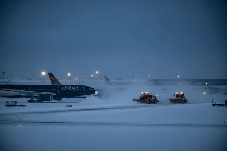 Wintersturm trifft US-Ostküste: Über 5.000 Flüge gestrichen