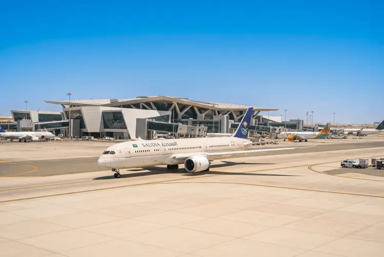 Riad: Flughafen nimmt Betrieb nach Houthi-Angriffen teilweise wieder auf