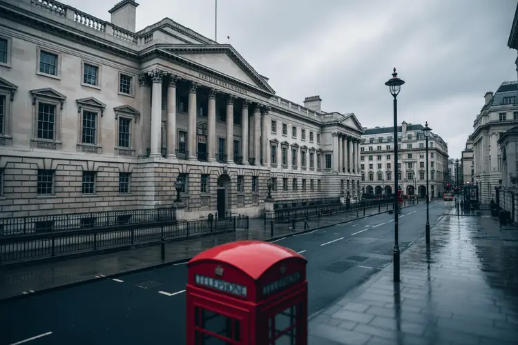Britisches Pfund verzeichnet schlechtesten Monat seit Oktober