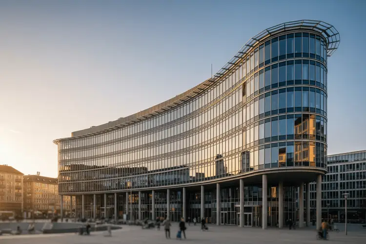 Dax über 25.000 Punkte: Allianz und Turnaround-Kandidaten im Fokus