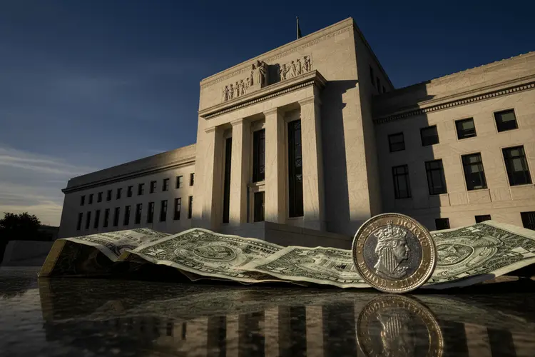 Dollar gewinnt vor Fed-Protokoll – Pfund trotzt sinkender Inflation