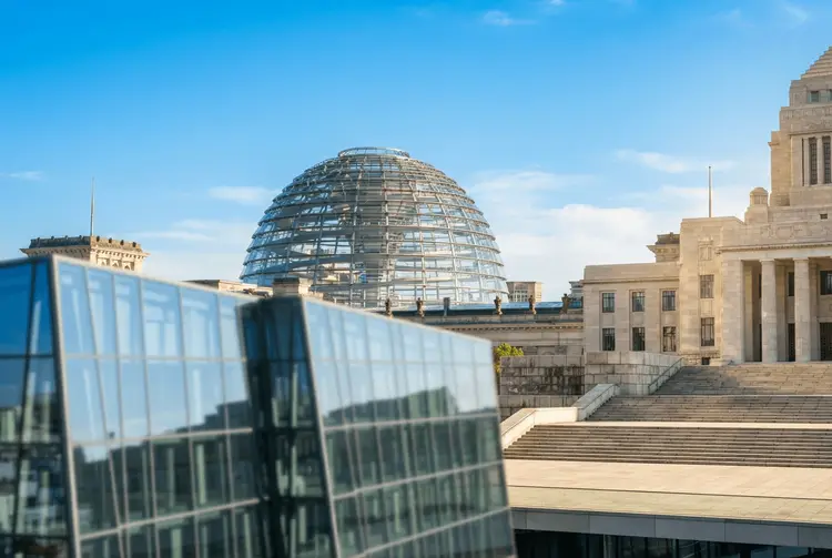 Fiskaldruck global: Märkte zittern vor Wahlen und Notenbank-Kurswechseln