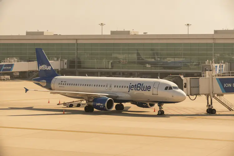 Citi stuft JetBlue auf „Sell" herab – Freizeitreisen im Fokus