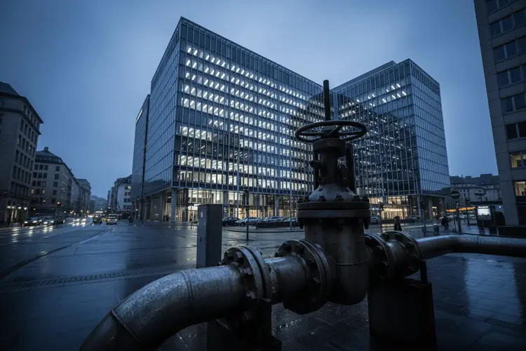 Goldman Sachs: Dollar bleibt stark wegen Energieschock