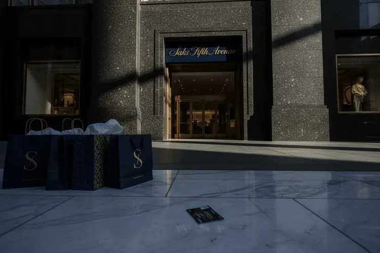 Saks-Stylist verklagt Luxuskaufhaus nach Betrugsvorwürfen