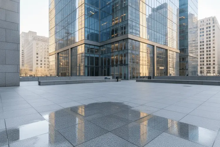 Fitch bewertet BlackRock TCP Capital mit negativem Ausblick