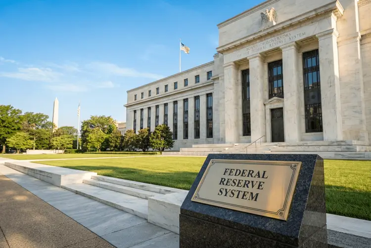 US-Notenbank signalisiert Zinspause: Entspannung an den Anleihemärkten stützt Aktienkurse