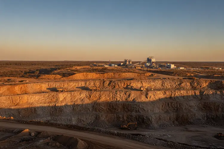 Triple Flag sichert sich Gold-Stream an Ravenswood-Mine für 440 Millionen Dollar