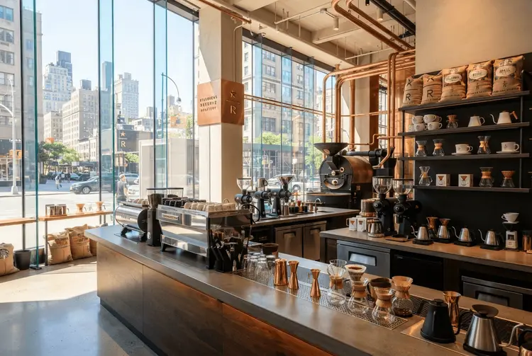 Starbucks verfehlt Umsatzprognose, US-Erholung gewinnt an Fahrt
