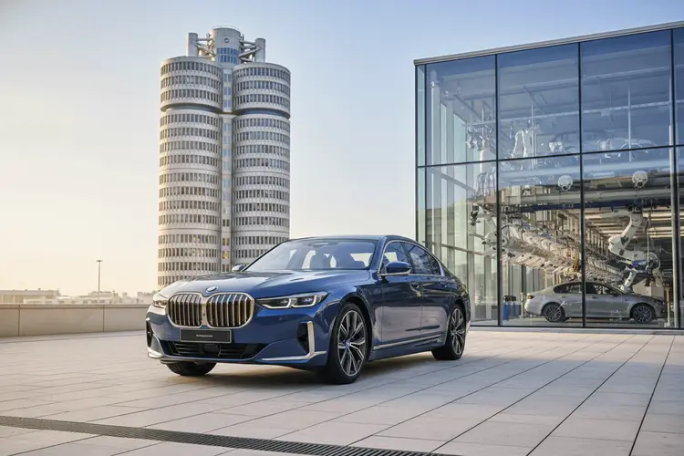 BMW trotzt Gegenwind: Q1-Gewinn sinkt trotz stabiler Jahresprognose