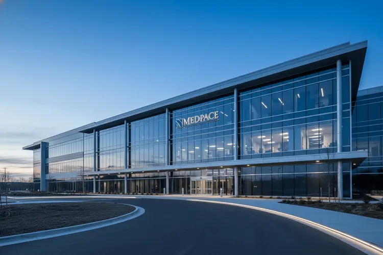 Medpace-Aktie bricht ein trotz starkem Quartalsbericht und Prognoseanhebung