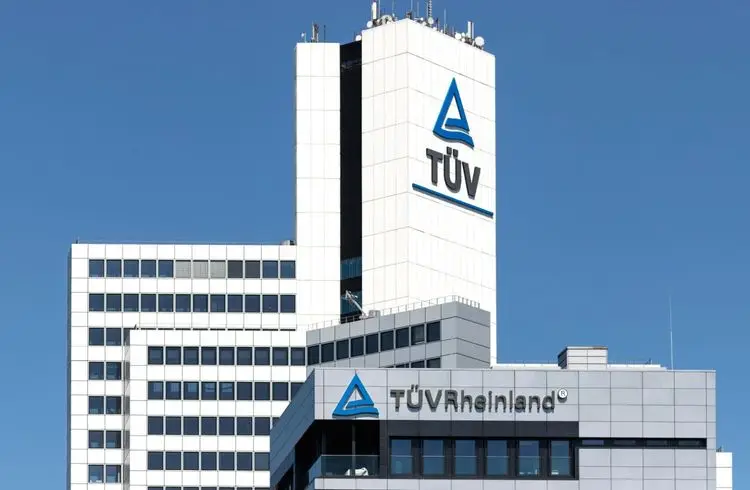 Schwere Lkw fallen am häufigsten durch TÜV