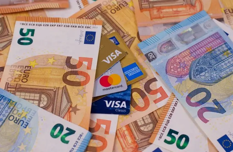  Banken vergeben seltener Ratenkredite