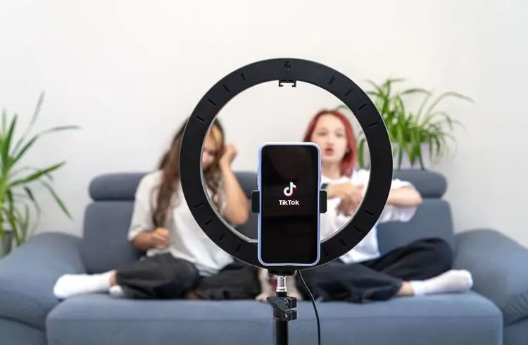 Influencer werben mit unzulässigen Gesundheitsversprechen