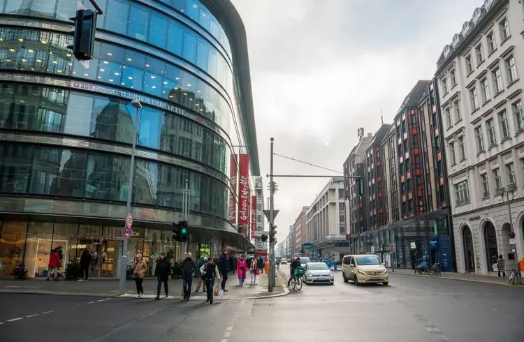 Schließung der Galeries Lafayette in Berlin