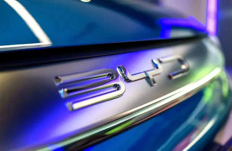 BYD erreicht Ziel und überholt Tesla