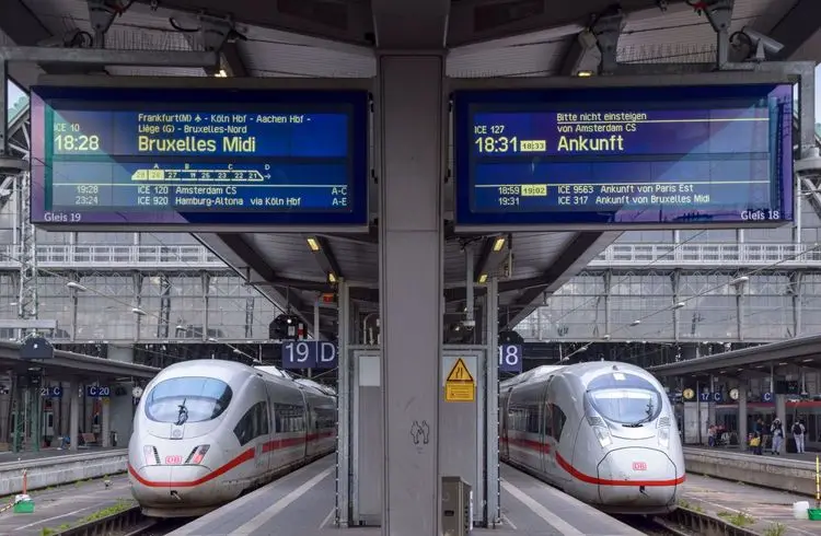 Einfacher Bahnreisen durch Europa mit einem Klick