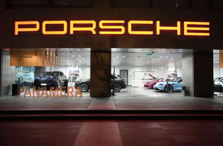 Porsche verschärft Sparkurs erneut