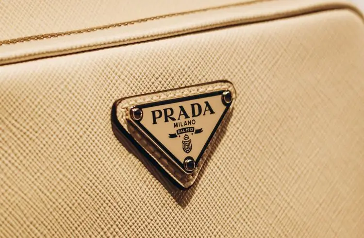  Prada kauft Versace für 1,25 Milliarden Euro