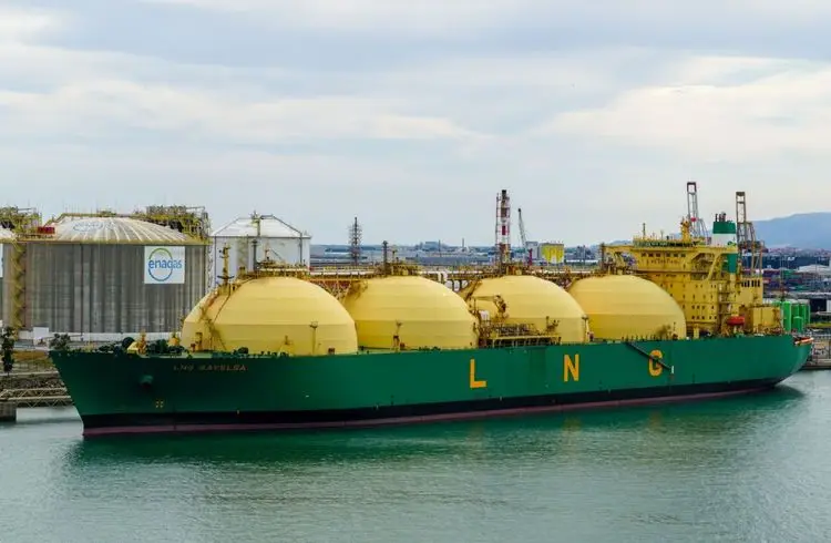 Sanktionierter LNG-Tanker legt an russischer Anlage an