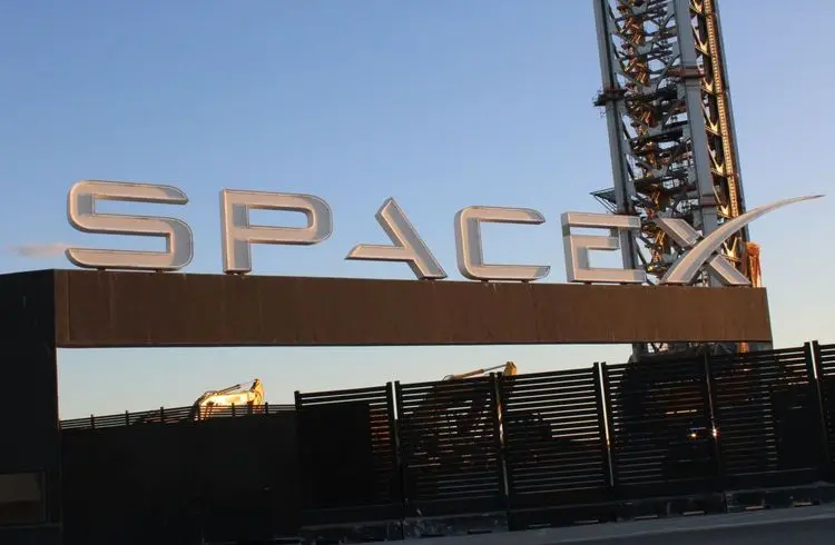 SpaceX-Chef weist Bewertungsberichte zurück