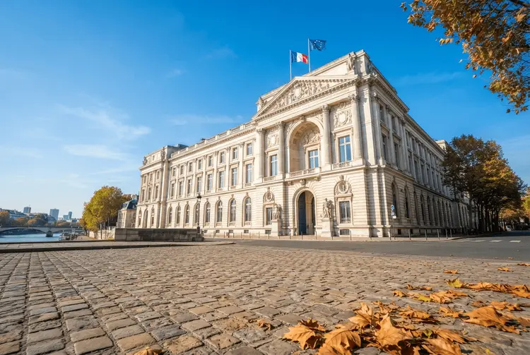 Fitch senkt Ausblick für Frankreichs Kreditwürdigkeit auf negativ