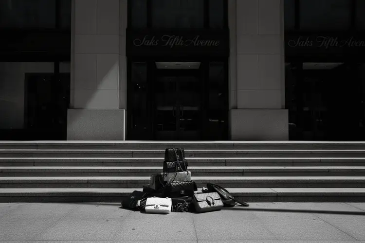 Saks Global meldet Insolvenz: Luxuskonzern schuldet Chanel 136 Mio. Dollar
