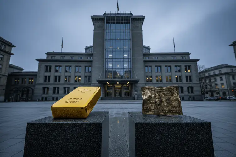 Schweizer Franken unter Druck: SNB warnt vor Dollar-Schwäche
