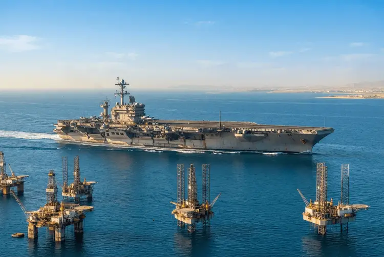 Iran unter Druck: USA stocken Militärpräsenz auf und verschärfen Sanktionen