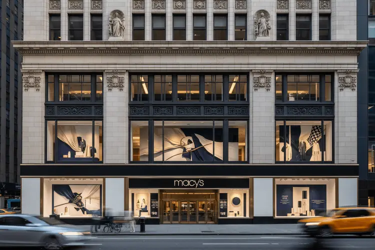 Macy's übertrifft Erwartungen, warnt aber vor Umsatzrückgang 2026