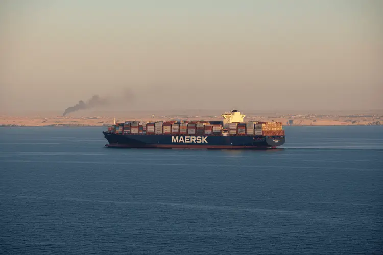 Iran-Krieg: Maersk stoppt Dienste, Ölpreis über 90 Dollar