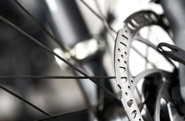 Fahrradhandel mit vollen Lagern und hohen Rabatten