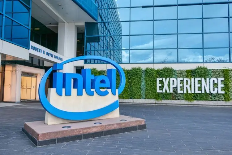 Intel investiert 30 Mrd. € in europäische Chipfertigung