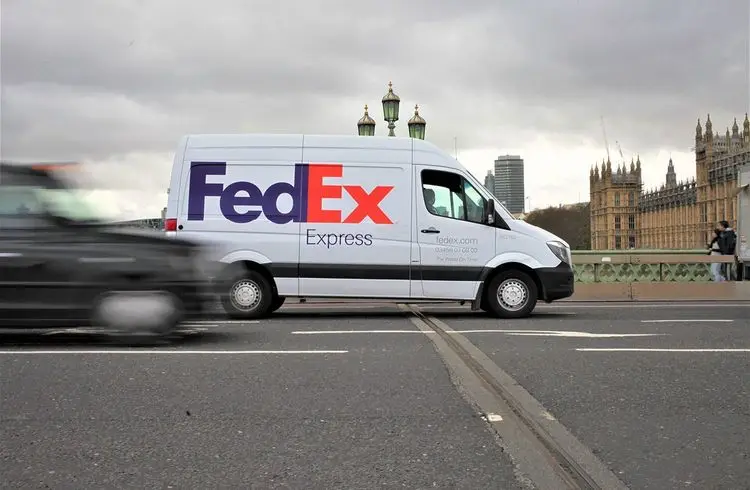 FedEx-Aktien stürzen nach Gewinnwarnung um 15% ab