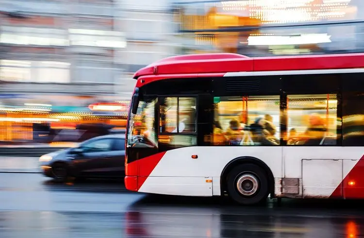 Massive Warnstreiks legen Nahverkehr lahm