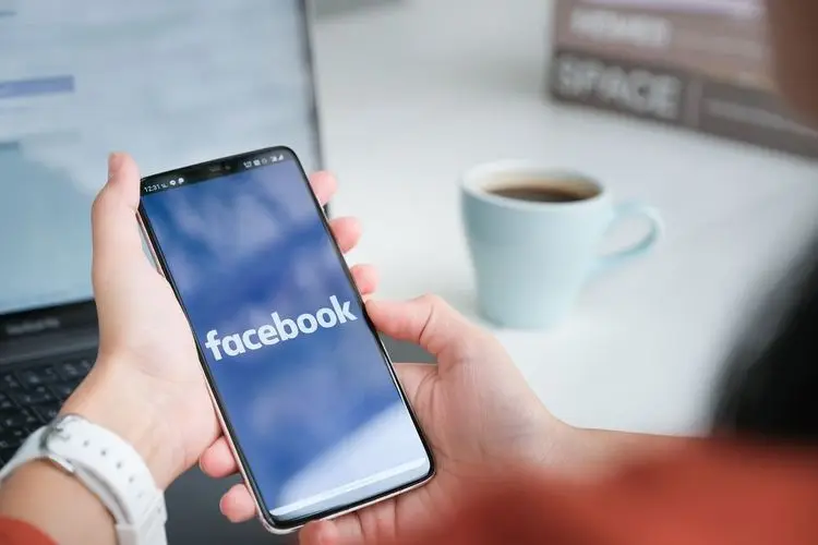 Facebook startet Werbeanzeigen auf TikTok Konkurrenz Reels