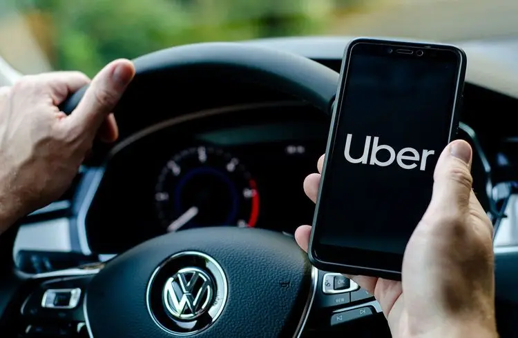 Uber meldet zum ersten Mal positiven Cashflow
