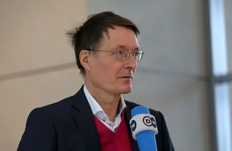 Zoff um Lauterbachs Gutachten zur Cannabislegalisierung
