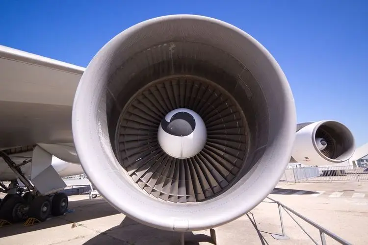 Rolls-Royce führt Triebwerkstests mit Wasserstoff durch, da der Emissionsdruck steigt