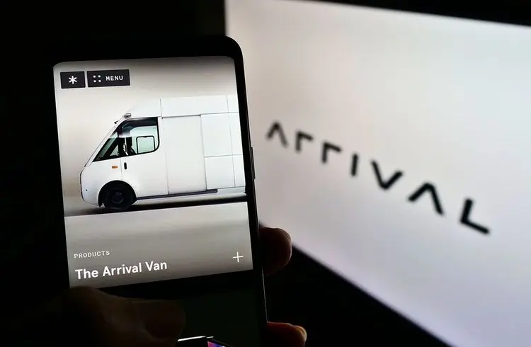 Arrival stoppt Projekte für Elektrobusse und -autos, um Kosten zu senken