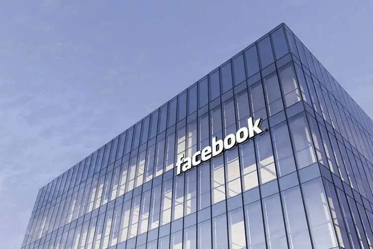 Facebook überdenkt News-Deals – Verlagen drohen Millionenverluste