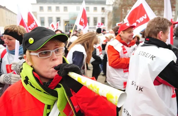 Warnstreik im Verkehr sorgt für Empörung
