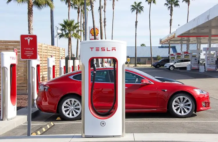 Elon Musk enttäuscht Investoren mit fehlenden Tesla-Modellen