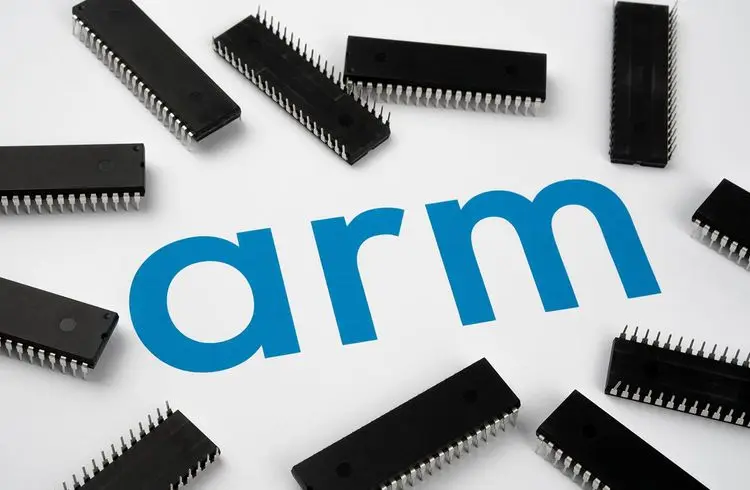 Chipdesigner Arm geht Automarkt an