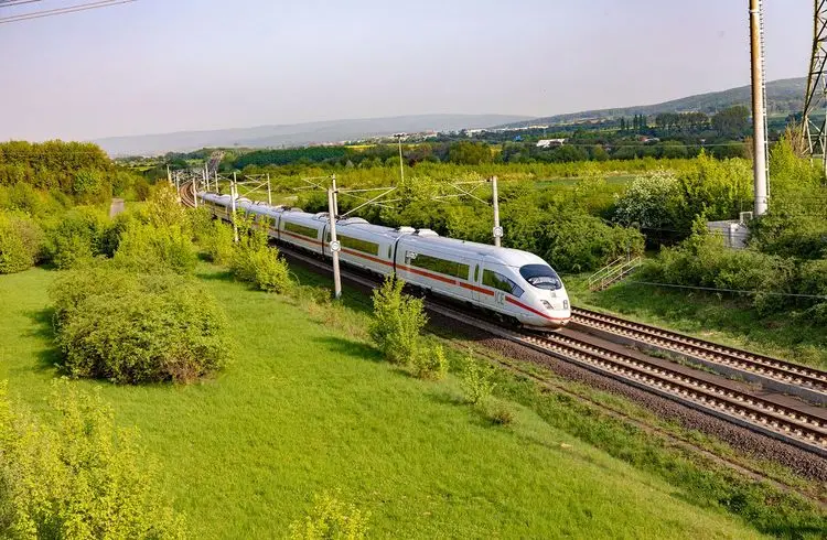 Deutsche Bahn: Kartellamt fordert Aufspaltung